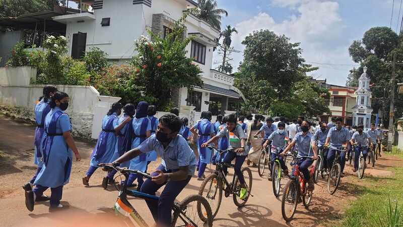 പ്രമാണം:23052 ind 1.jpg