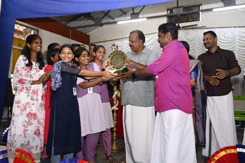 പ്രമാണം:23068WON2.jpg