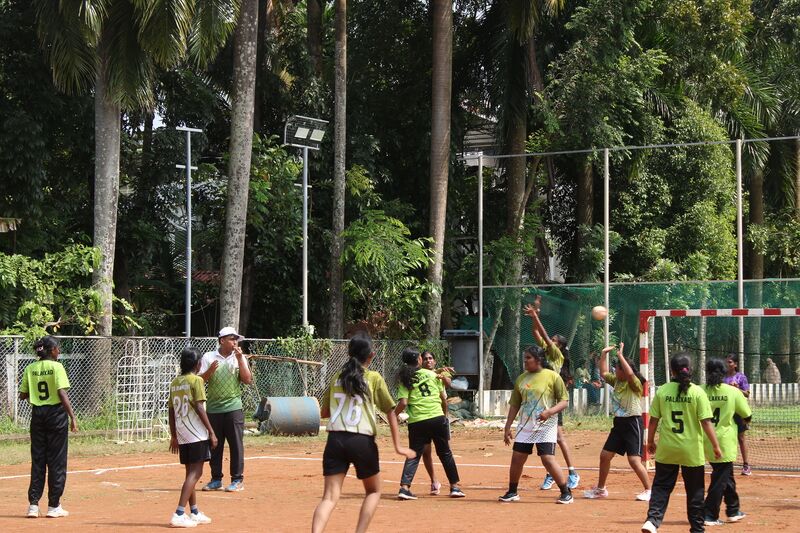 പ്രമാണം:26067 Handball 3.resized.JPG