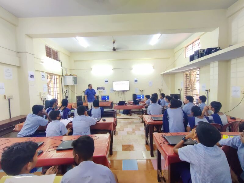 പ്രമാണം:37001 LK 2023-26 BATCH CAMP.jpeg