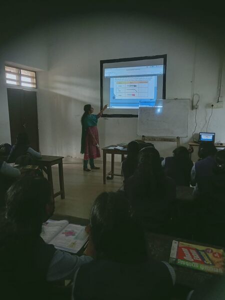 പ്രമാണം:38093-presentations.jpg