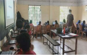 39049 hightechlab.jpeg