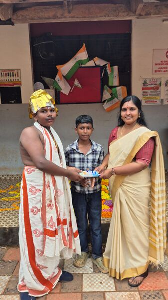 പ്രമാണം:42050 onam 25 1.jpg