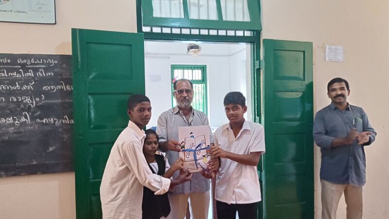 പ്രമാണം:43052 variyum varayum.jpg