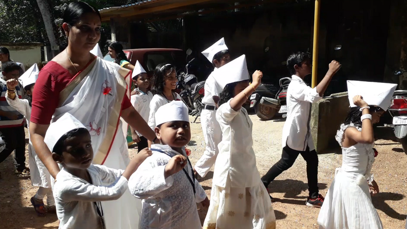 പ്രമാണം:44055 children rally old.png