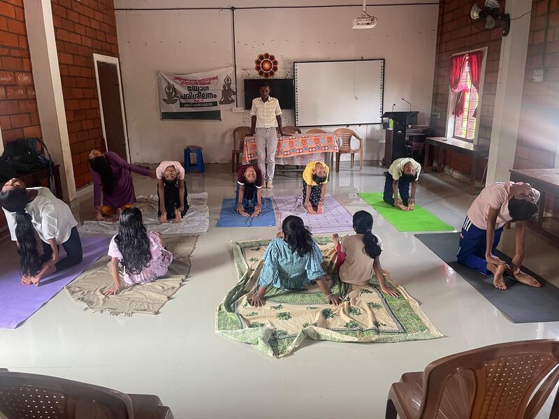 പ്രമാണം:Chss yoga day.jpg
