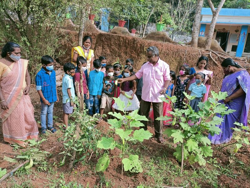 പ്രമാണം:Haritha Club 44509 1.jpeg