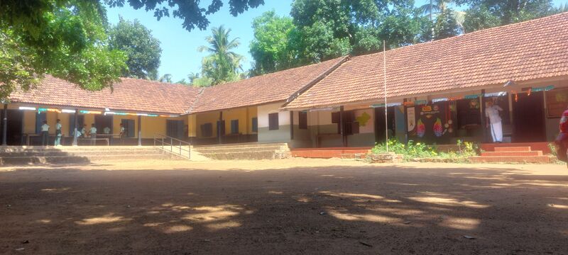 പ്രമാണം:18474 school.jpeg