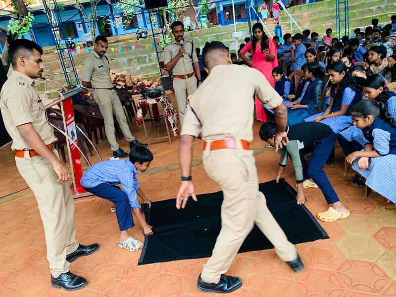 പ്രമാണം:20009 fair and rescue.jpeg