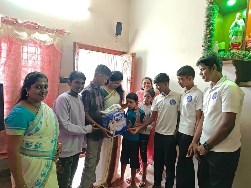 പ്രമാണം:22074 veetil changathikootam (1).jpeg