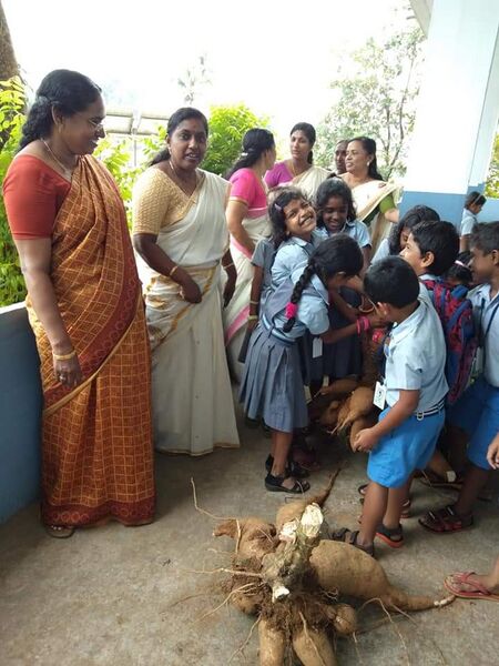 പ്രമാണം:29312 karshikam15.jpg