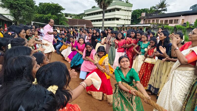 പ്രമാണം:34024 poovili 2025 26.jpg