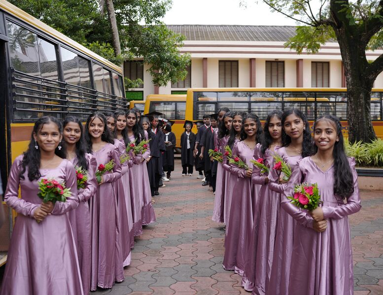 പ്രമാണം:34046 ex1.resized.JPG