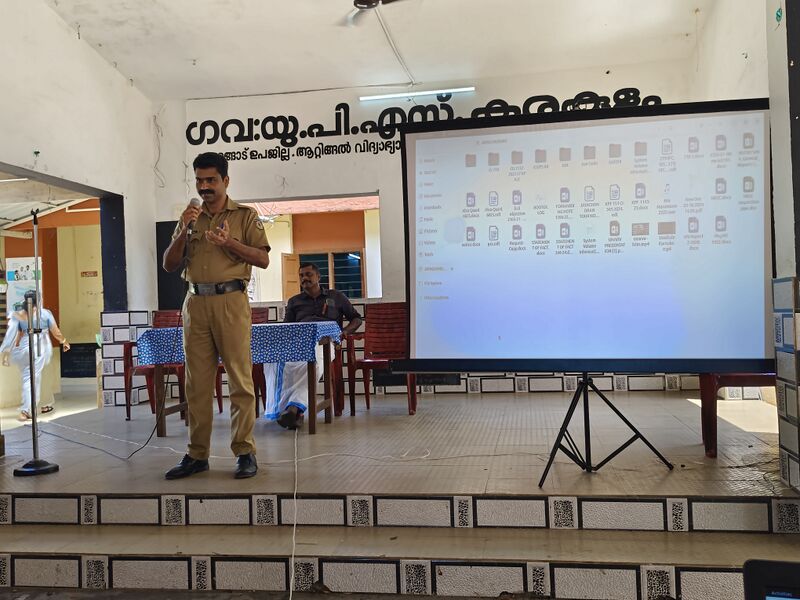 പ്രമാണം:42548 anti drug awareness class2.jpg