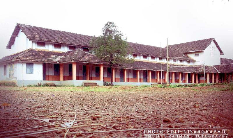 പ്രമാണം:Main building൧.jpg
