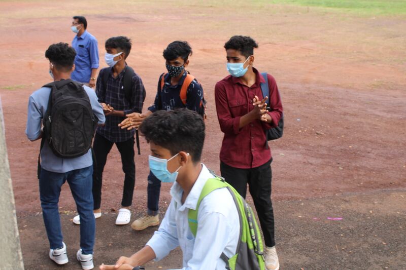 പ്രമാണം:11053 thirike5.jpg