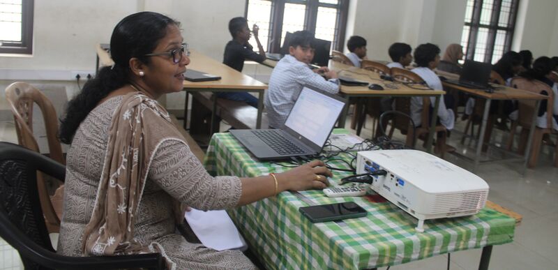 പ്രമാണം:12036 lk exam model 3.JPG