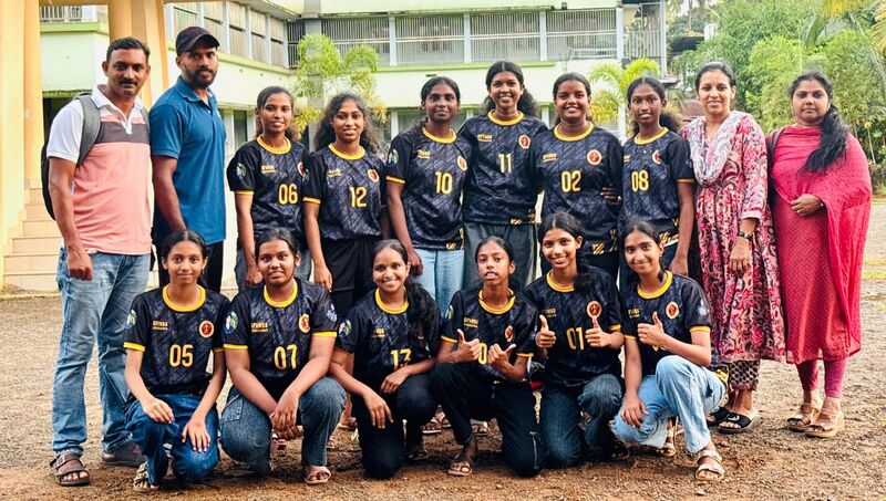 പ്രമാണം:12039 kabadigirls.jpg