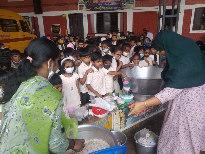 പ്രമാണം:19413 അവിൽ മേള 7.jpeg