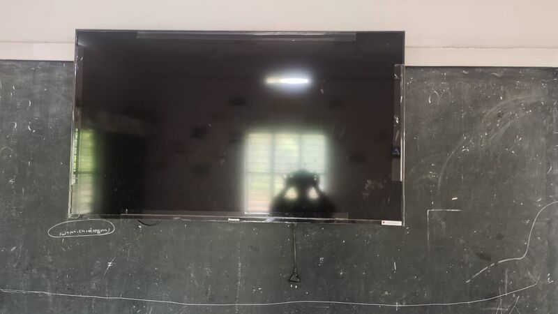 പ്രമാണം:19824-hitech classroom.jpeg