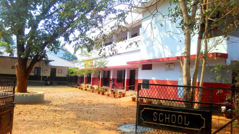 പ്രമാണം:23324-OMS-SCHOOL.jpg