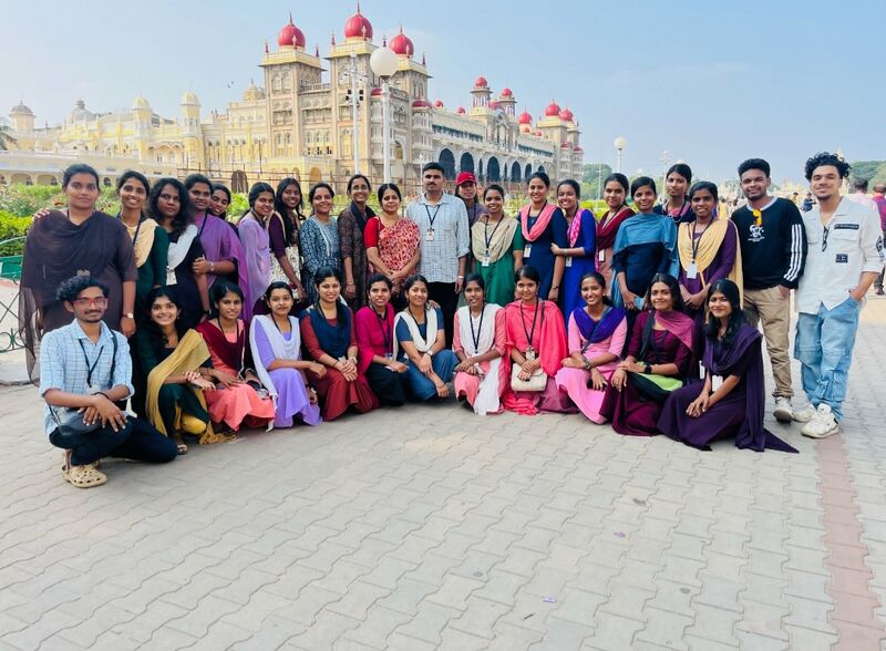 പ്രമാണം:23703 studytour.jpg