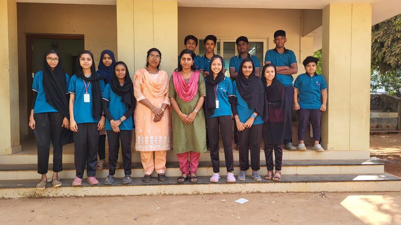 പ്രമാണം:44059 2024-27 batch.jpg