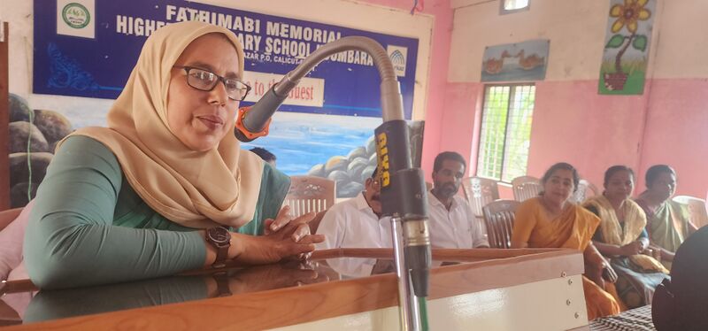 പ്രമാണം:47045-farewell 5.jpg