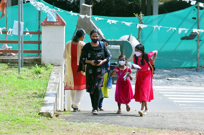 പ്രമാണം:BS21 KTM 31068 1.jpg