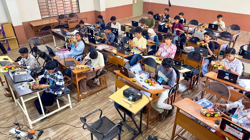 പ്രമാണം:PKD LK DT CAMP PRG6.JPG