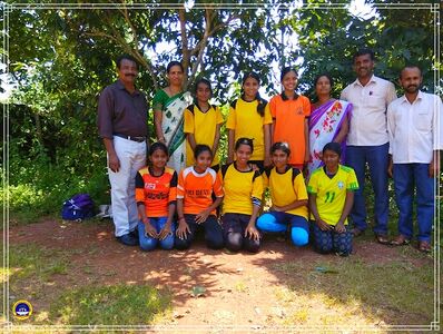 ಮಂಜೇಶ್ವರ ಉಪಜಿಲ್ಲಾ ಮಟ್ಟದ ಜೂನಿಯರ್ ಹುಡುಗಿಯರ KABADDI ವಿಭಾಗದಲ್ಲಿ ದ್ವಿತೀಯ ಸ್ಥಾನ ಪಡೆದ ನಮ್ಮ ಶಾಲೆಯ ಮಕ್ಕಳು ಅಧ್ಯಾಪಕರೊಂದಿಗೆ