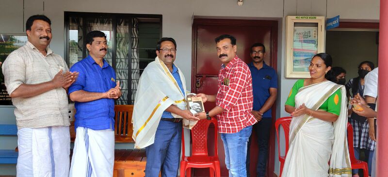 പ്രമാണം:15051 teachr 78.jpg