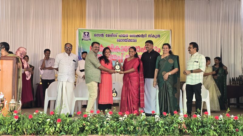 പ്രമാണം:25044 School anniversary1.jpg