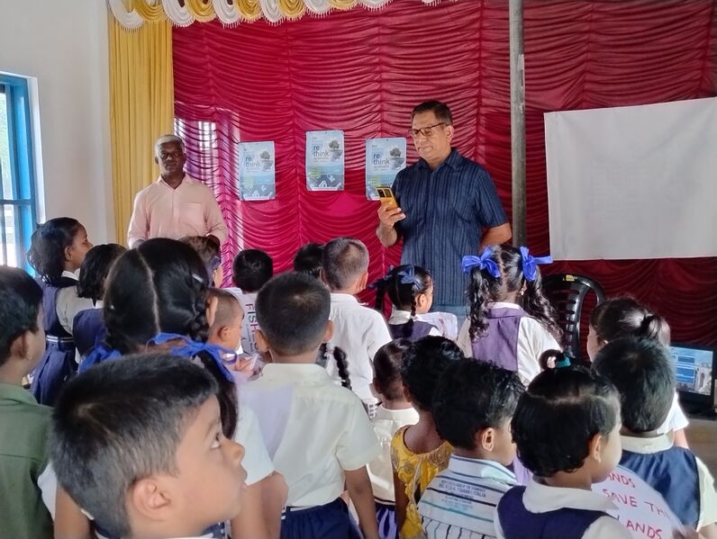 പ്രമാണം:25229 school awareness class.jpg