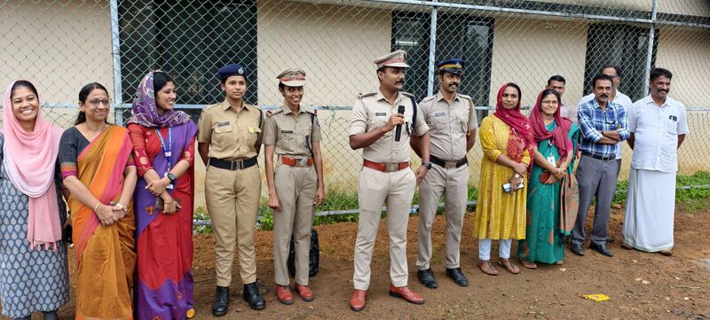 പ്രമാണം:28034 spc day4.jpg