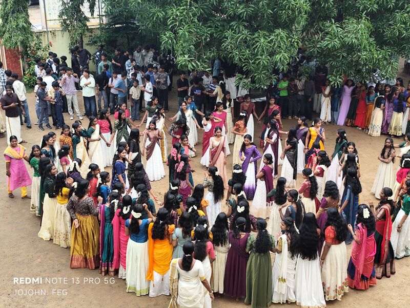 പ്രമാണം:35052 onam25 3.jpg