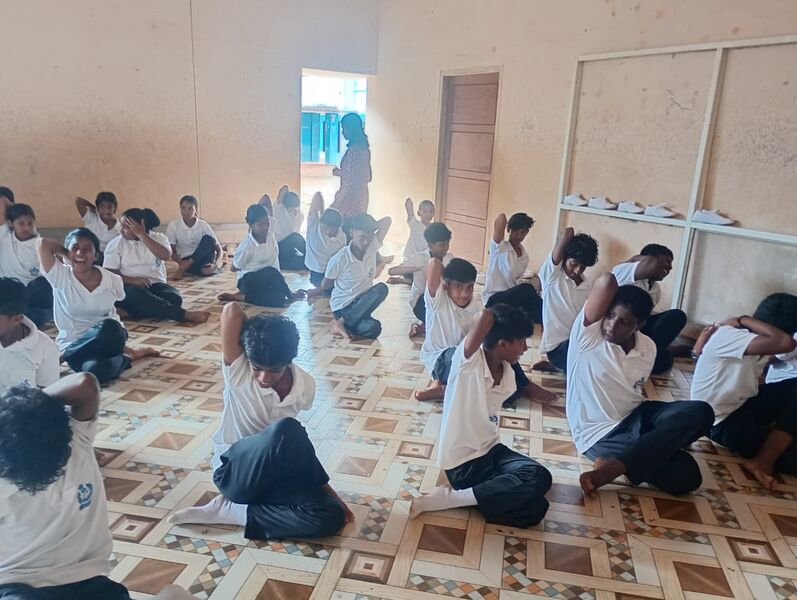 പ്രമാണം:44060-03-yoga.jpg