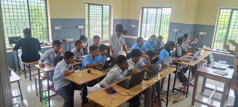 പ്രമാണം:11017 LK CAMP1.jpg