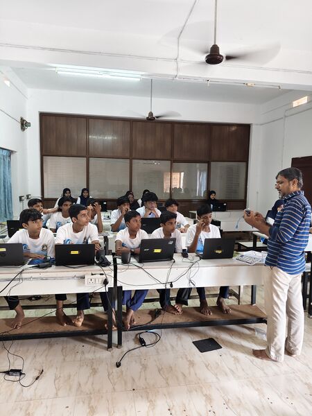 പ്രമാണം:12038 robotics.jpg