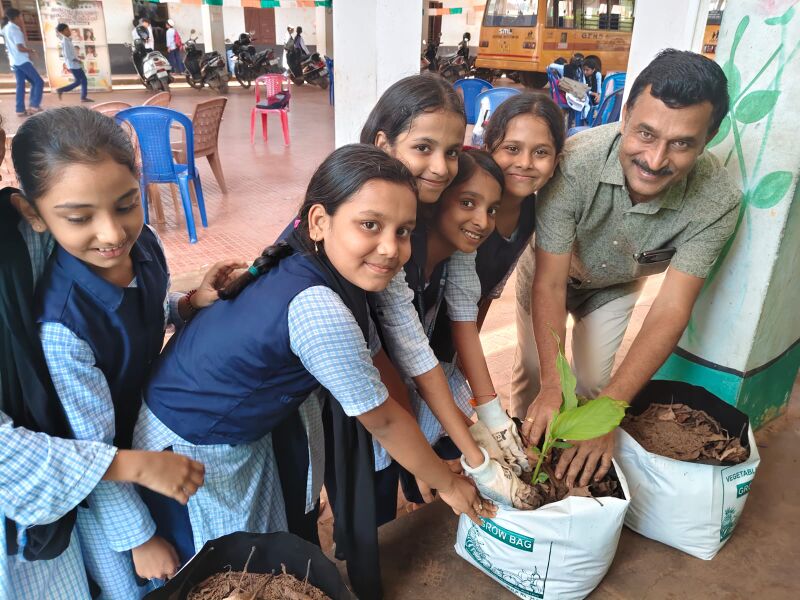 പ്രമാണം:12069 veg gardern6.jpg