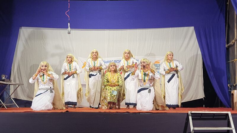 പ്രമാണം:13055 oppana5.jpg