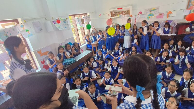 പ്രമാണം:16002 robotraing 2.jpg