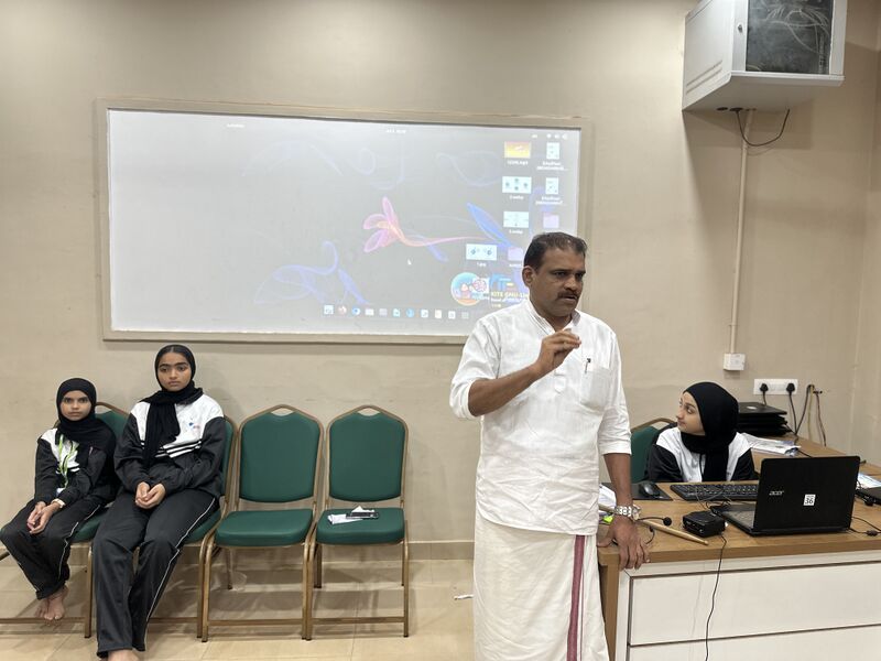 പ്രമാണം:16008 ksart 2005 JPG 8.jpeg