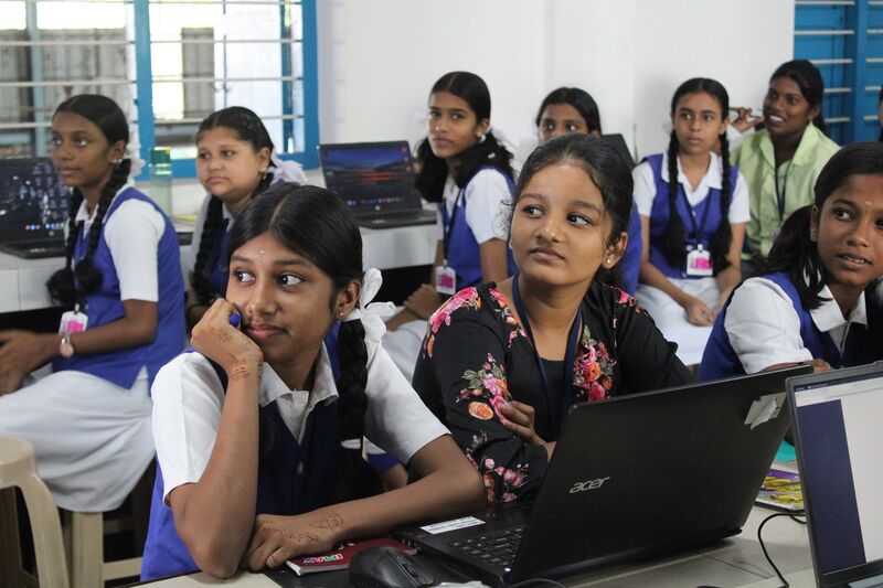 പ്രമാണം:21001 students closeup.JPG