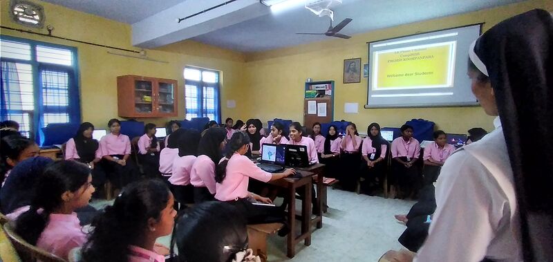 പ്രമാണം:29040-LK School Camp2024-27 Batch-1.jpg