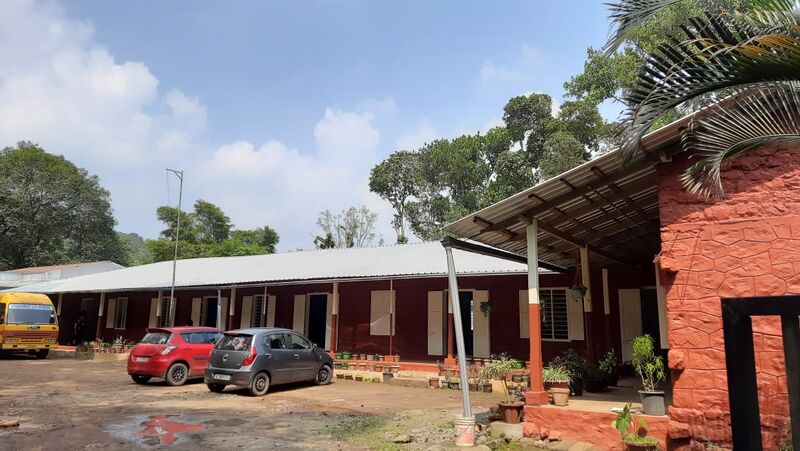 പ്രമാണം:30442 school Ground And Schoolbus.jpg