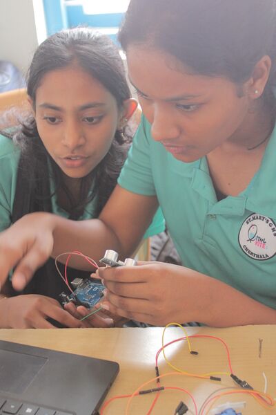 പ്രമാണം:34025 ROBOTICS2024-9.jpg