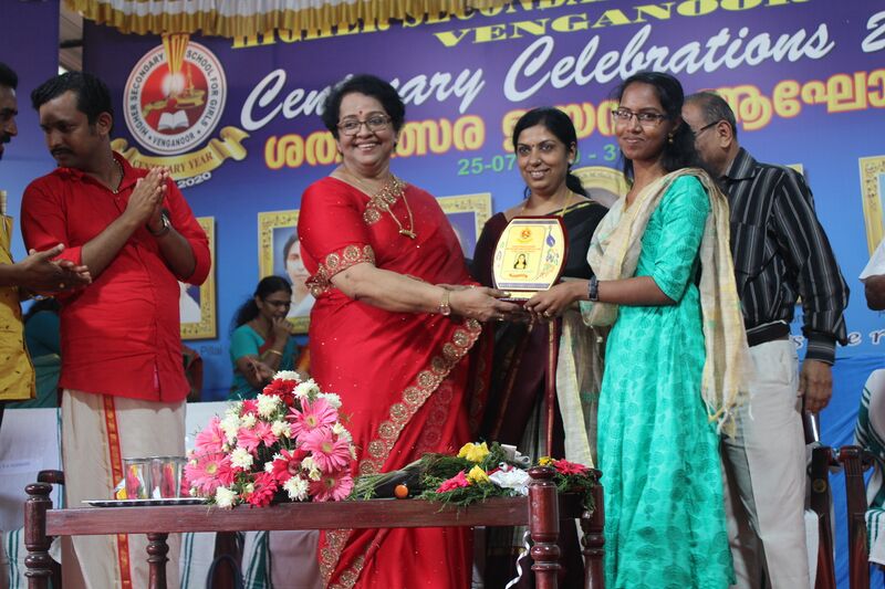 പ്രമാണം:44049award3.jpg