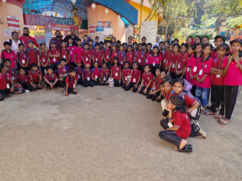 പ്രമാണം:44223 tour 26 4.jpg