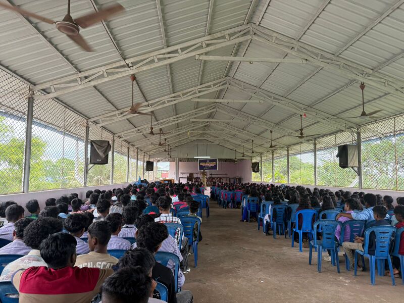 പ്രമാണം:BS TVM 44066 lahasch2.jpeg